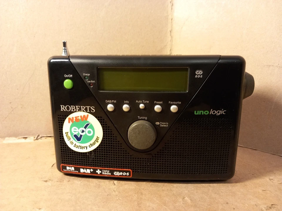 Roberts Unologic DAB Radio Black FM USB Headphone Auxiliary 18.5 x 12 x 5cm - Image 4 of 4