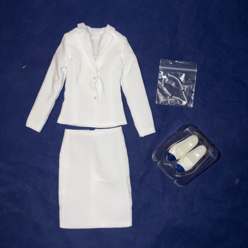 The Franklin Mint Diana The People Princess Fashion White Suit Ensemble Rosary