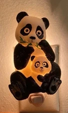 Panda Mom & baby panda beautiful Polyresin wall plug-in night light! home decor'