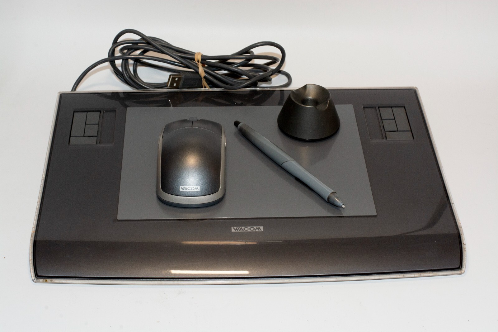 Wacom Intuos PTZ-630 6X8 Graphic Drawing Tablet w/Stylus and Mouse