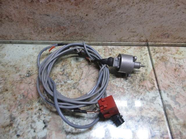 Amp 827578 opel