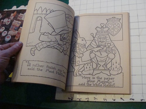 LIBRO PARA COLOREAR ALICIA EN EL PAÍS DE LAS MARAVILLAS Waldman 1964 de colección una o dos páginas coloreadas - Imagen 5 de 8