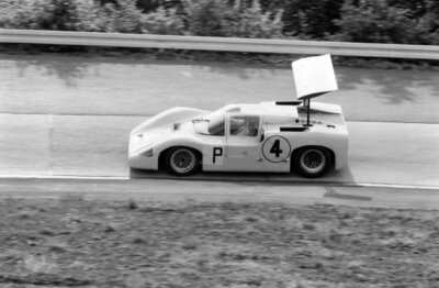Phil Hill Mike Spence Chaparral Cars Inc Chaparral 2F Chevrolet Old Photo 7