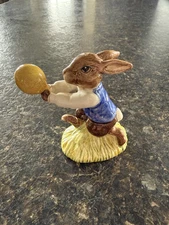 Rare —-VINTAGE 1980s BUNNYKINS FIGURINE -  with BALLOON