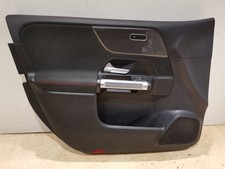 MERCEDES-BENZ GLB X247 T&uuml;rverkleidung vorne links A2477204702 1.33 37399522
