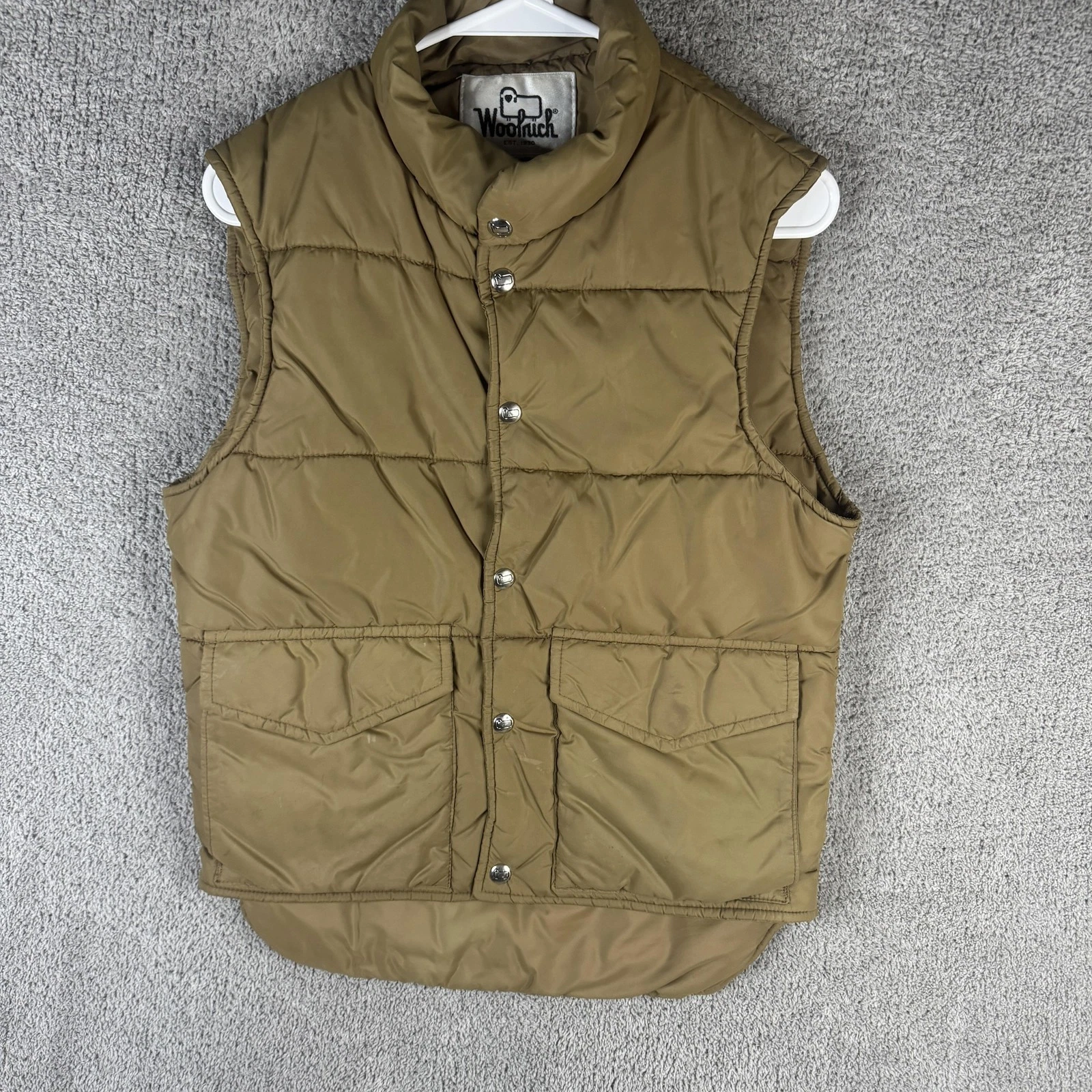 Woolrich Vest Mens Large Beige Quilted Puffer Insulated Snap Front Outdoor Nylon