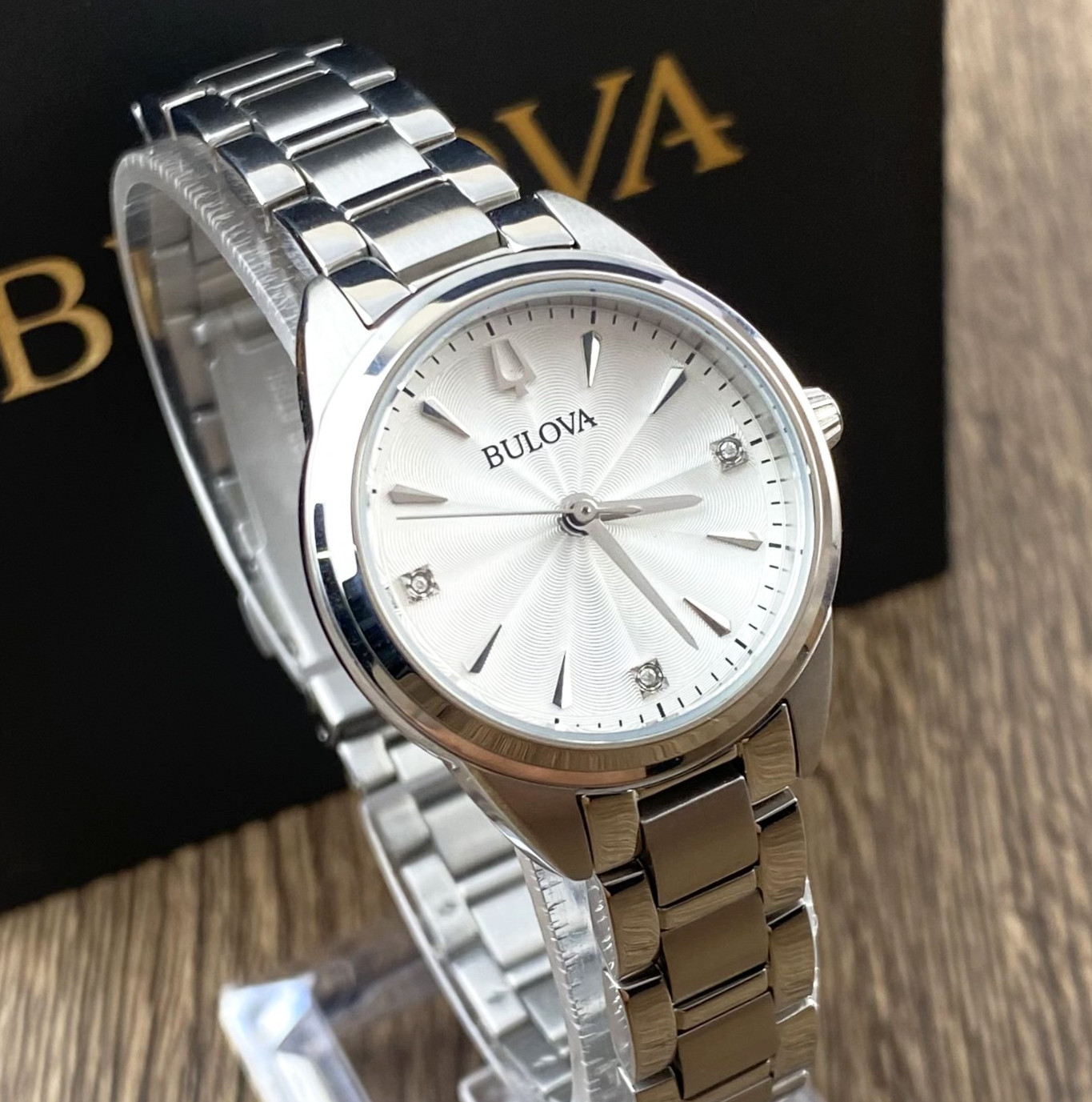 Наручные часы Bulova Sutton 96P219 Diamonds