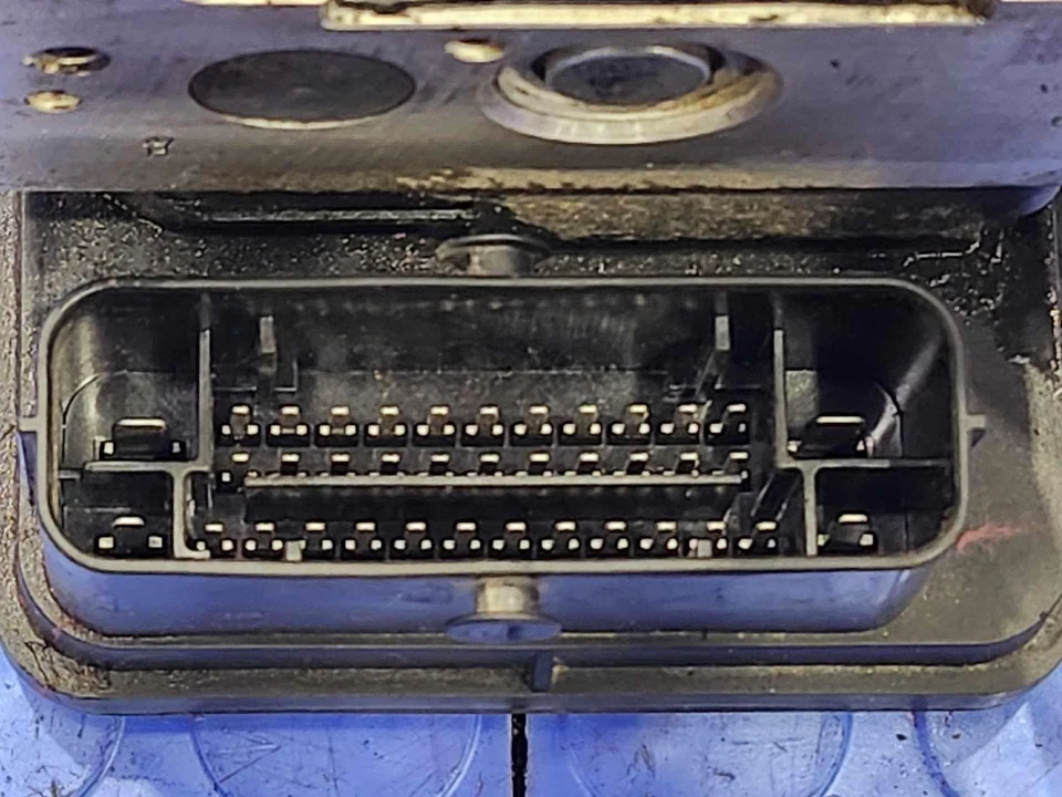 Conjunto modulador bomba freno antibloqueo ABS Nissan Versa Note 14-19 OEM Foto 2 de 4