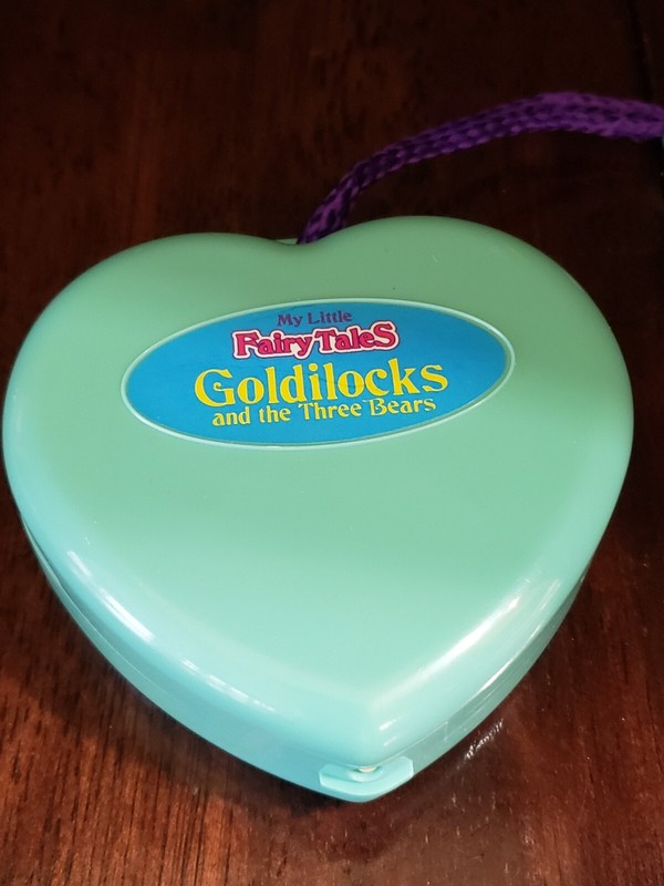 1994 Prime Time  My Little Fairy Tales Goldilocks Compact Purse w/1 Baby Bear