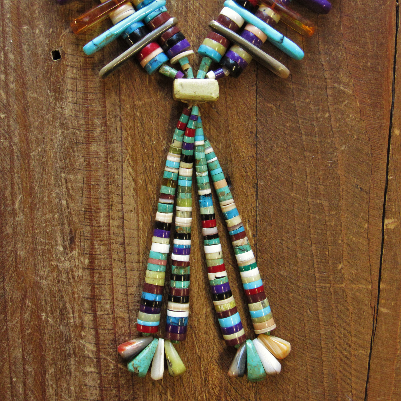 Santo Domingo Native American Heshi and Tabs Statemen… Gem