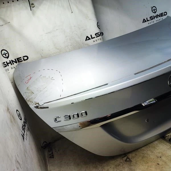 Tampa do porta-malas 2016 Mercedes-Benz C300 205-750-24-00-28 fabricante de equipamento original - Imagem 3 de 4
