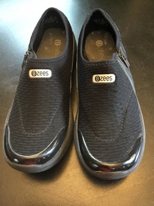 bzees slip on sneaker
