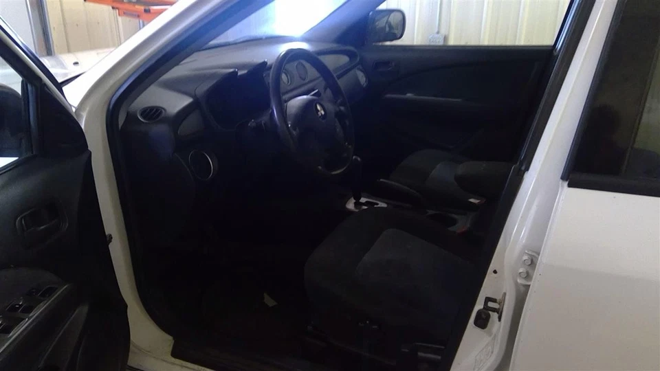 Used Front Left Fender fits: 2003 Mitsubishi Outlander Front Left Grade A - Image 2 of 4