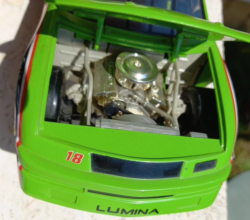 1:18 Ertl Chevrolet Lumina Nascar Interstate Batteries - Immagine 4 di 4