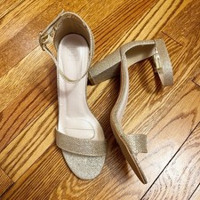 DB Studio David’s Bridal Arya Gold Metallic Ankle Strap Heels Size 7.5M