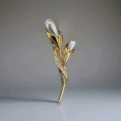 Beautiful Calla Lily Elongated Faux Pearls and Rhinestone Shiny Gold Tone 3''