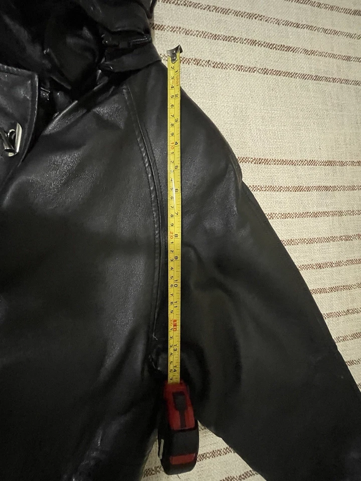 Chaqueta aislante de cuero negra Croft & Barrow para mujer con capucha grande Foto 3 de 4