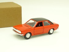 Schuco SB 1/43 - Audi 80 4 Doors B1 Red