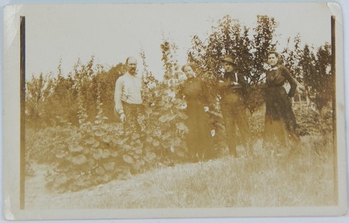 RPPC GREAT SHOT OF FAMILY "OUR FLOWERS & ORCHADE" PHOTO POSTCARD UNPOSTED 1910s - Picture 2 of 3