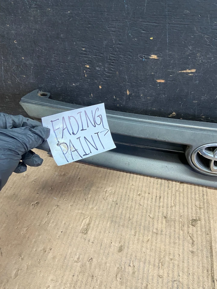 1993 to 1997 Toyota Corolla Front Upper Grill Grille O0560 DG OEM - Image 4 of 4