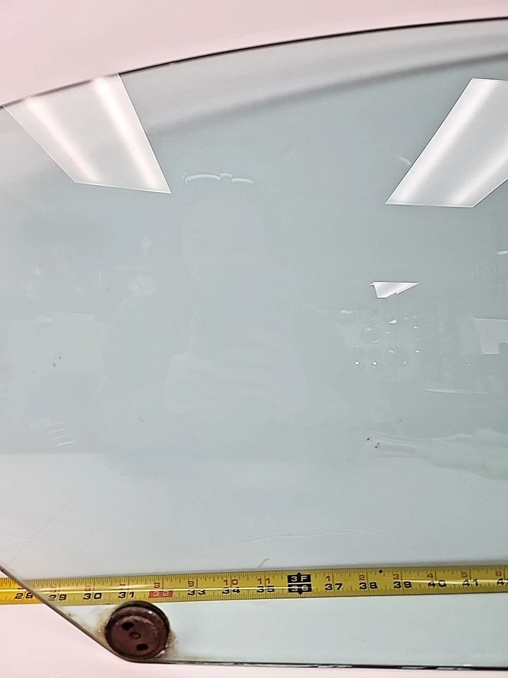 Used OEM GM Right-Hand Quarter Window 1968-1972 Pontiac Lemans / GTO (DG199) - Image 3 of 4