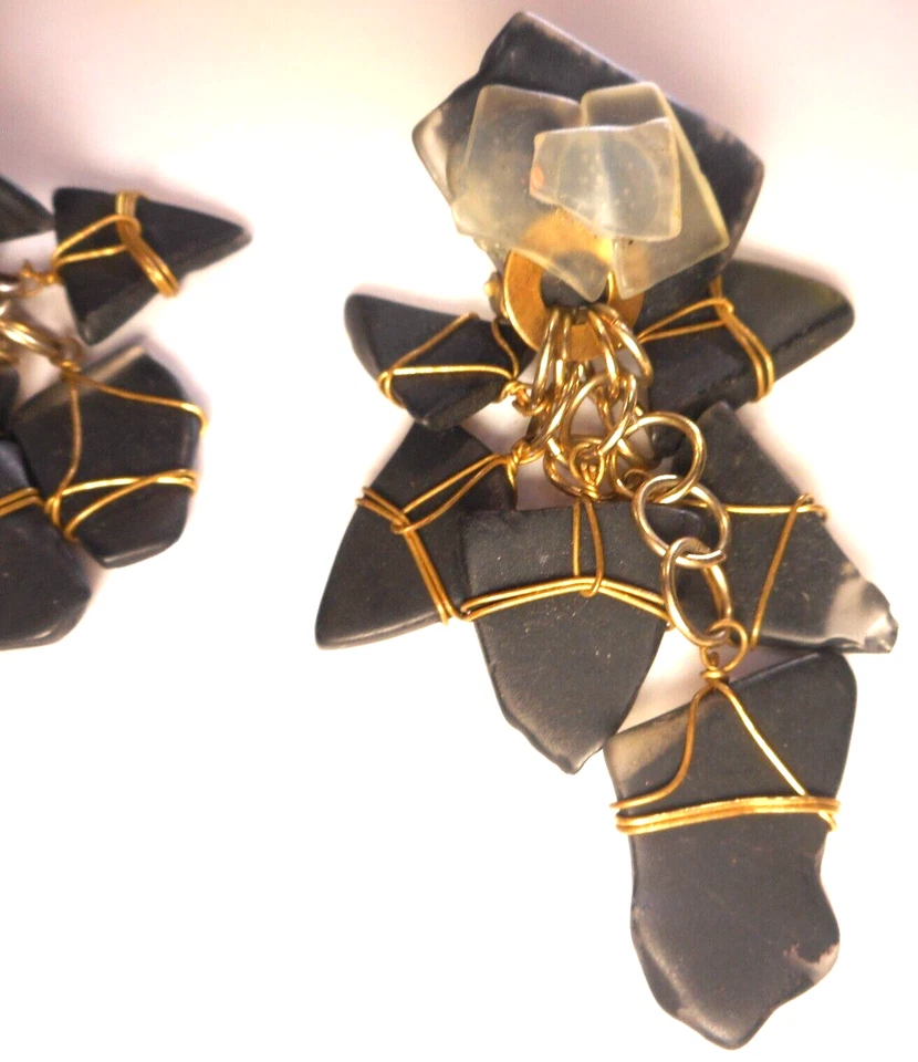 Серьги-клипсы висячие кластеры из морского стекла с проволокой из окрашенного черного золота 3 дюйма - Изображение 4 из 4
