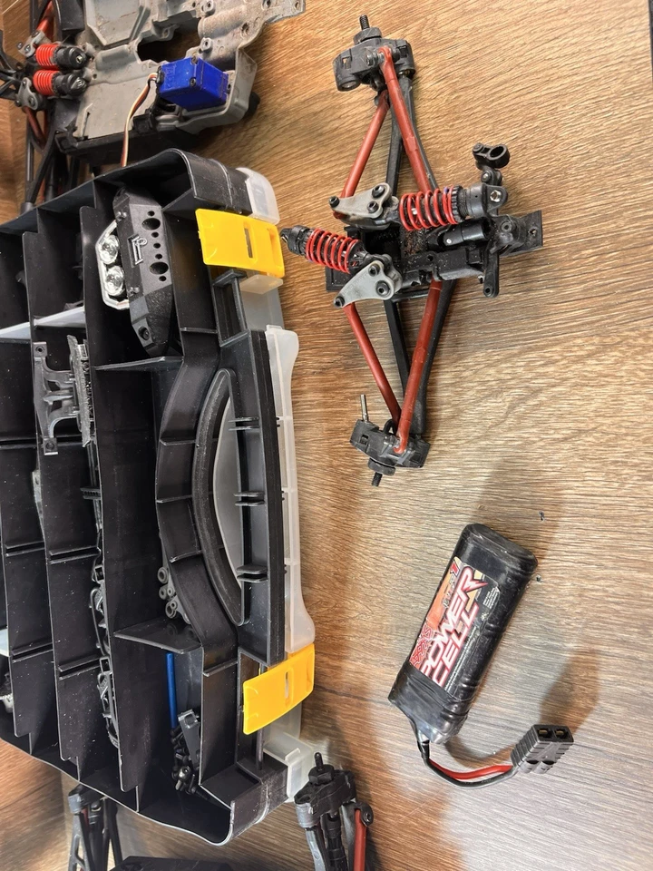 Large 1/16th Revo / Summit VXL Rc Parts Lot - Image 3 of 4