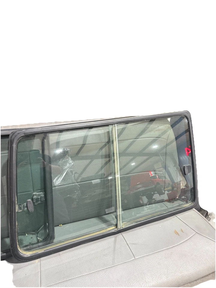 Ventanas correderas cuarto conductor trasero y cuarto pasajero FJ70/73 Foto 2 de 4