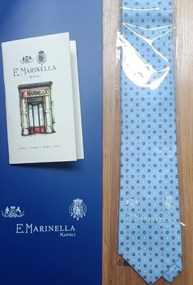 Krawatte der renommierten Marke E. Marinella komplett mit Umschlag.