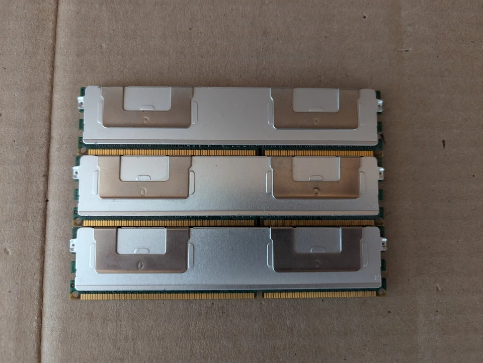 LOT OF 3 SAMSUNG 8GB M393B1K70CHD-YH9 2RX4 PC3L-10600R-09-10-E1-D2 RAM A4-10(19) - Image 2 of 3