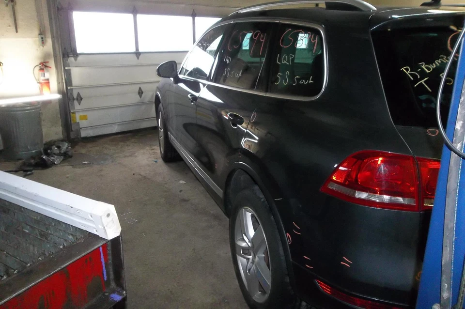 Used Rear Right Door Assembly Rear Side fits: 2014 Volkswagen Touareg w/o sun sc Foto 3 de 4
