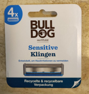Bull Dog sensitive  Rasierklingen 4  st.  ,5-Klingen system, ohne OVP