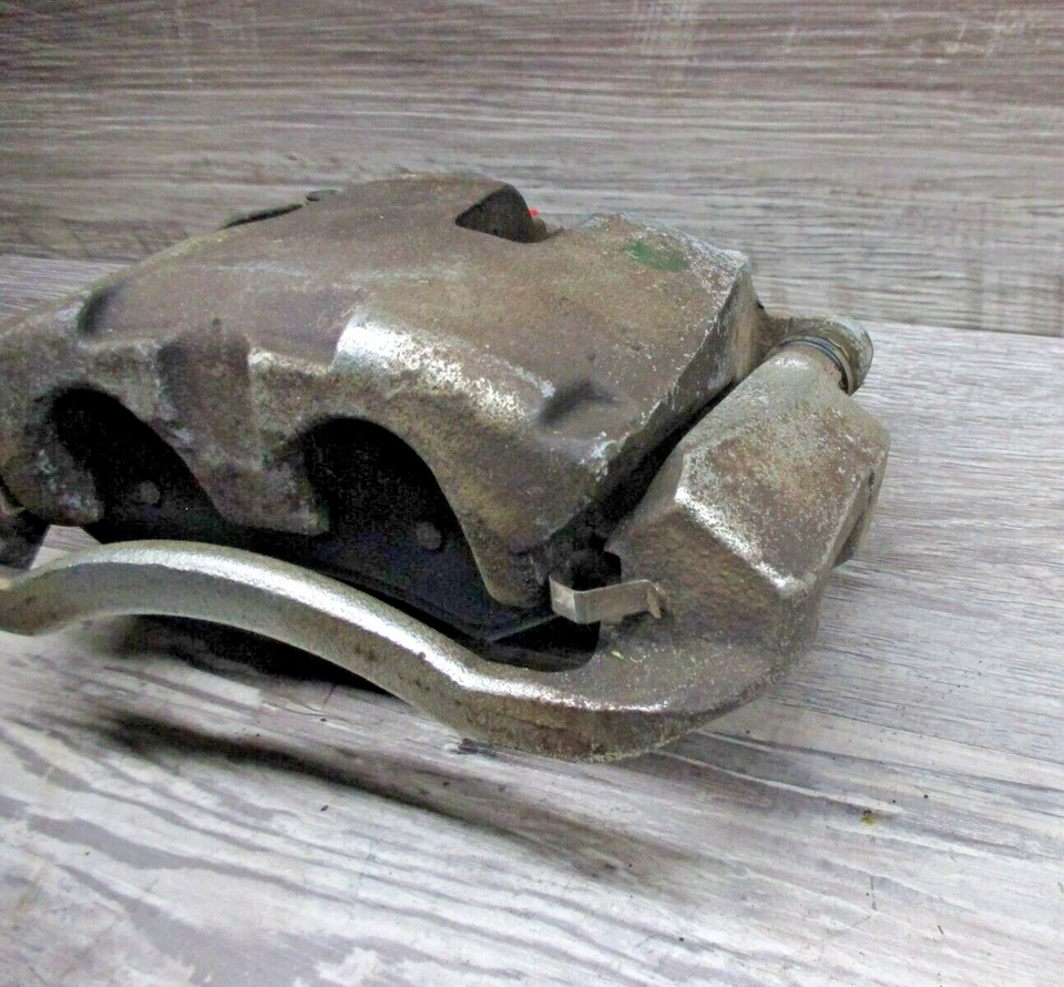 Dodge Ram 1500 2013-2017 delantero izquierdo lado del conductor ABS pinza de freno soporte OEM Foto 4 de 4