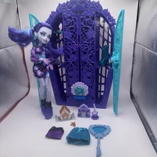 Monster High Skulltimate Secrets Garden Mysteries Twyla Boogeyman Doll Complete