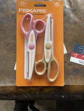 FISKARS PAPER EDGER SCISSORS BRAND NEW.