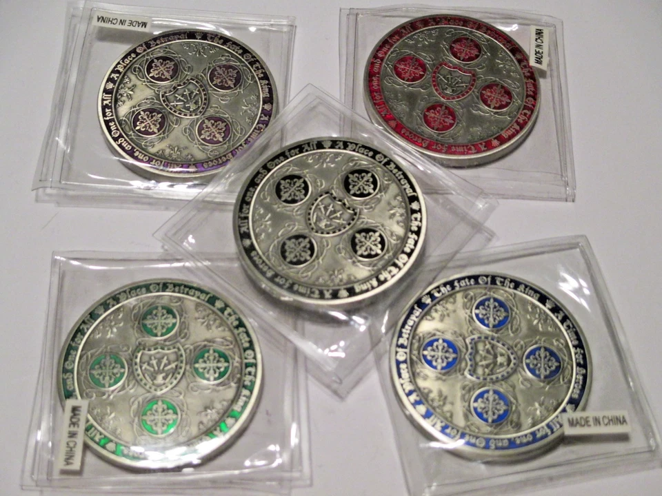 08' 4musketeers Royalist Calavlier Cardinal Imperialist Assassin's Creed Geocoin - Image 3 of 4