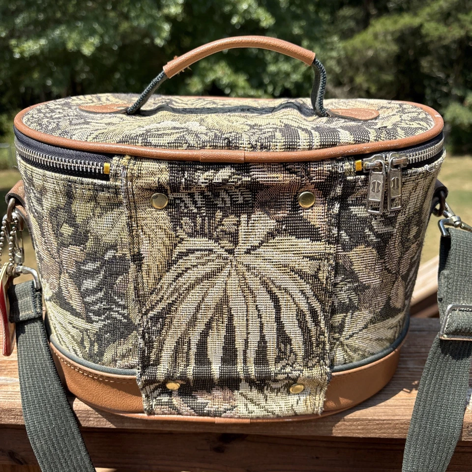 Vintage American Tourister Tapestry Train Case Cosmetic Hair Product Carrier - Image 4 of 4