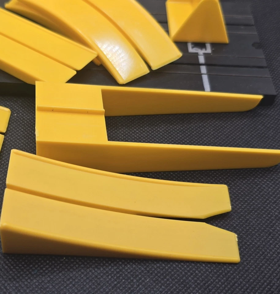 Vintage 1960s Aurora HO Scale Daredevil Sets (2) Lap Counter Two Lane w/ Boxes - Image 3 of 4