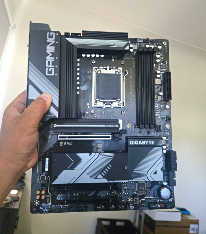 GIGABYTE B650 GAMING X AX V2 AM5 ATX DDR5 Gaming Motherboard