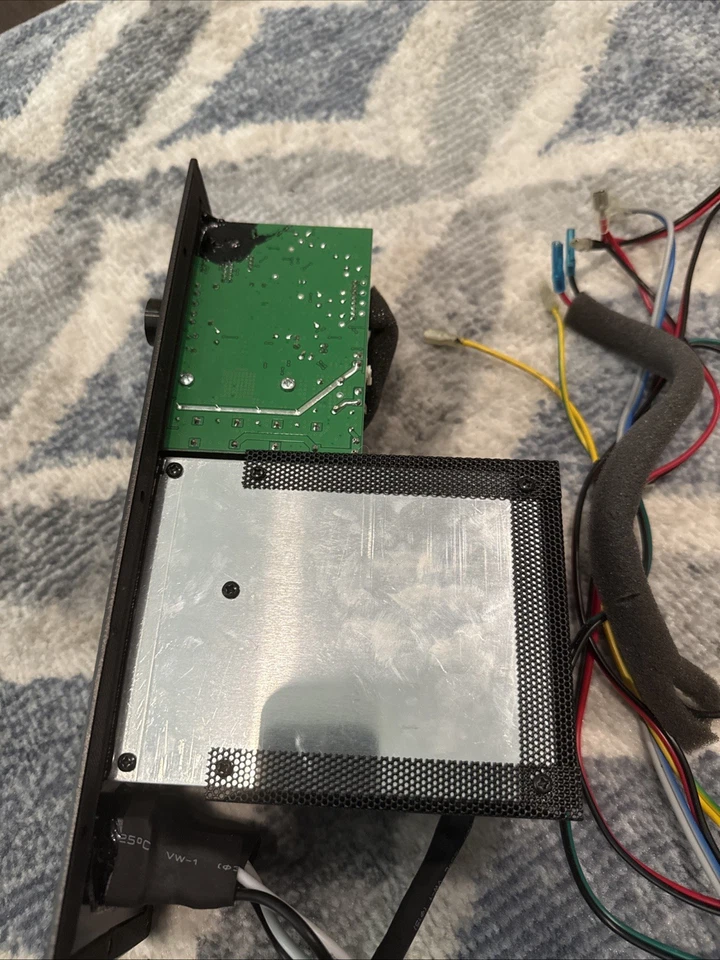 DEFINITIVE TECHNOLOGY BP9040 AMPLIFIER WITH CROSSOVER - Image 2 of 4