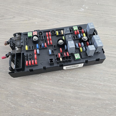 #ad 2008 2009 CHEVY EXPRESS VAN 1500 2500 3500 ENGINE FUSE BOX GAS 25888289 $350.00