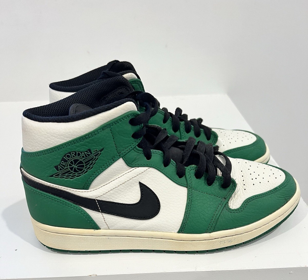 NIKE(ナイキ) AIR JORDAN 1 MID 