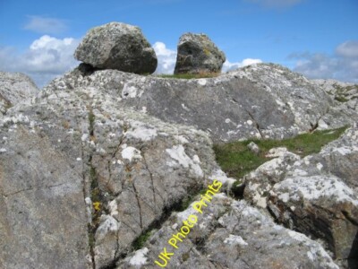 Foto 6x4 Unregelmäßige Felsbrocken Malivey Gletscher unregelmäßige Felsbrocken liegen auf Felsen um 2015