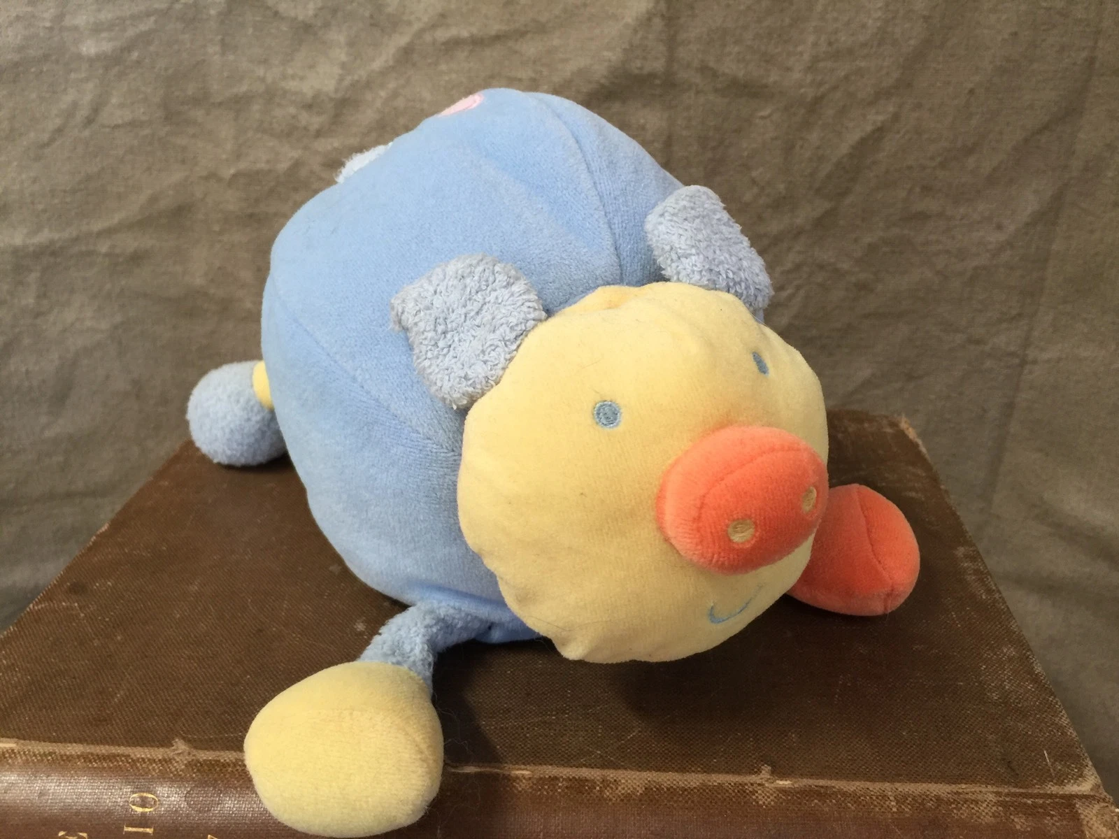 PIG Crib ACTIVITY TOY PLUSH Velour Rattle Jingle Squeak MIRROR Pastel Neurosmith