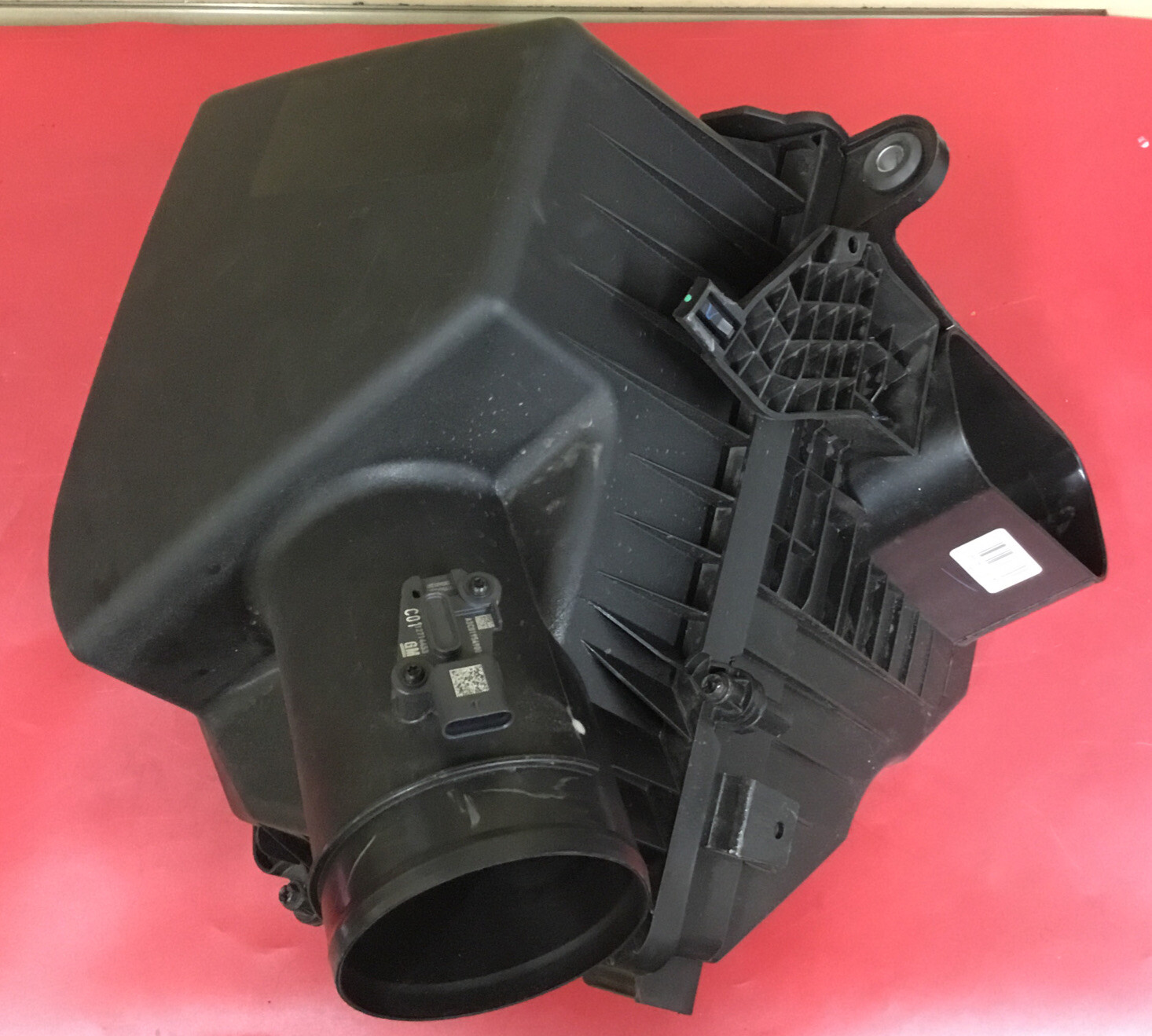 2019 - 2023 GMC SIERRA 1500 OEM AIR CLEANER BOX 84412393 | eBay