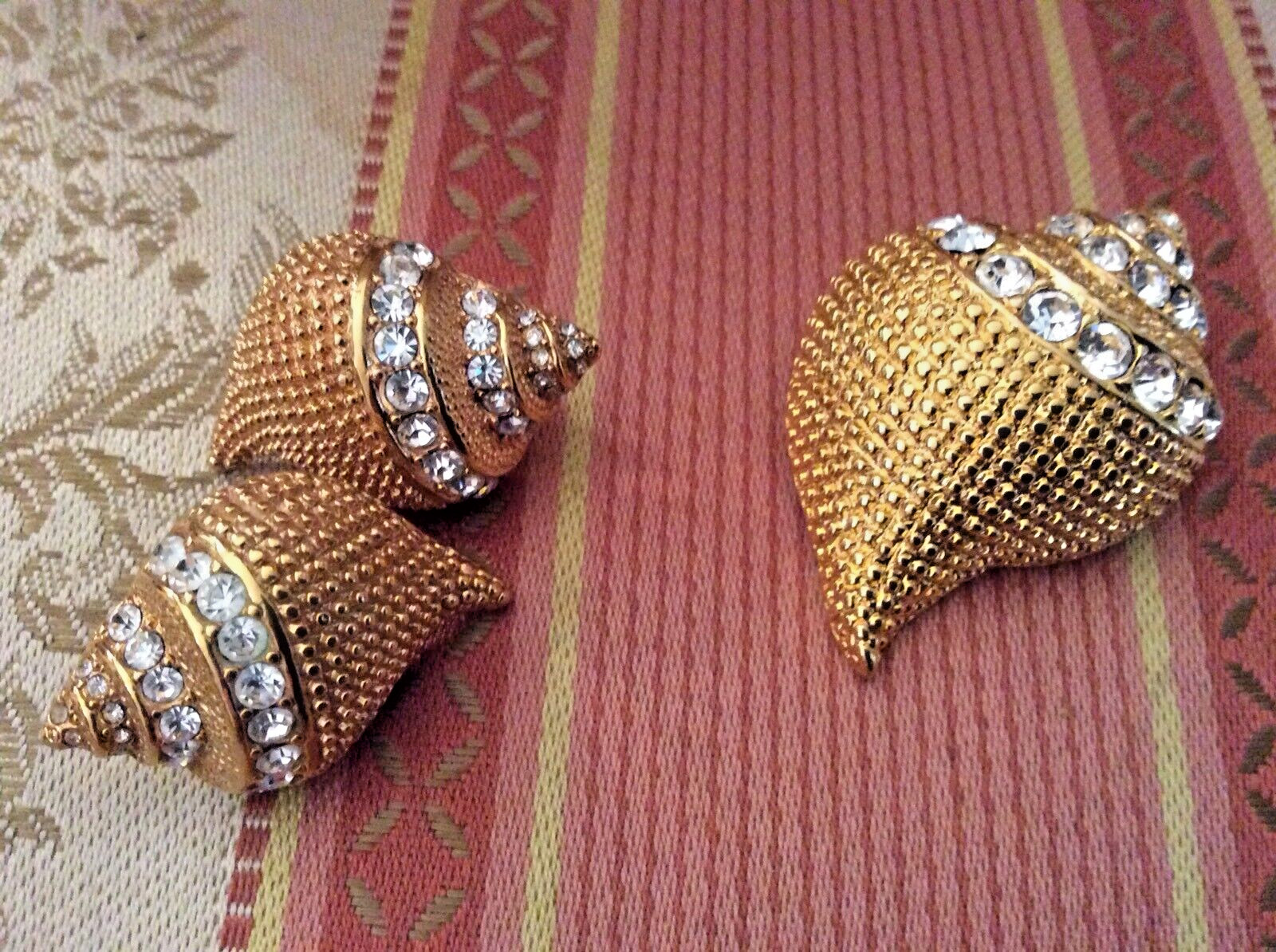 Kenneth Jay Lane KJL rhinestone goldtone seashell… - image 4