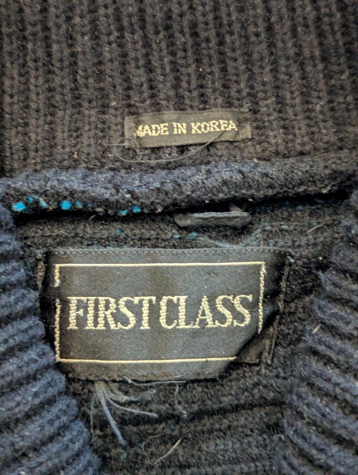 Vintage First Class Blue/Black Pattern Chunky Kni… - image 6