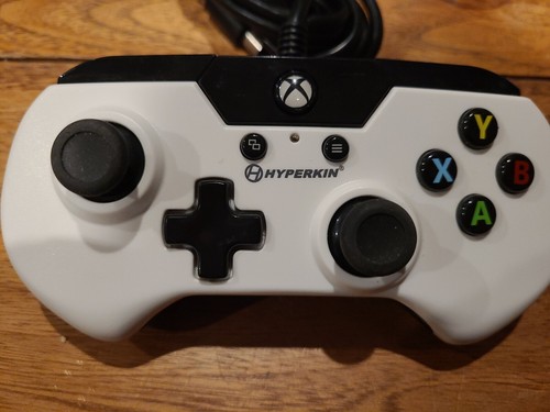 White Hyperkin X91 90's Style USB Wired Controller for Xbox One/ Windows 10 - Picture 3 of 9