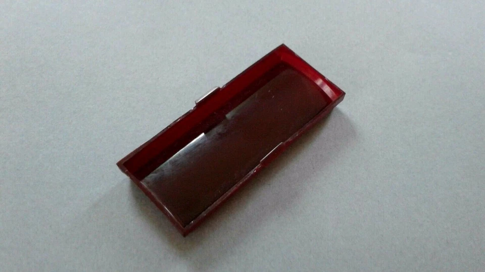 Lente de luz de panel de puerta original 1973-1974-1975-1976 Cadillac Coupe Deville-rojo Foto 2 de 2