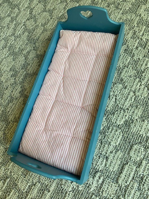 PLEASANT COMPANY American Girl KIRSTEN bed with bedding, discontinued